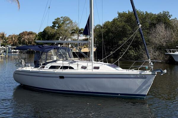GUINEVERE 36ft Catalina Yacht For Sale