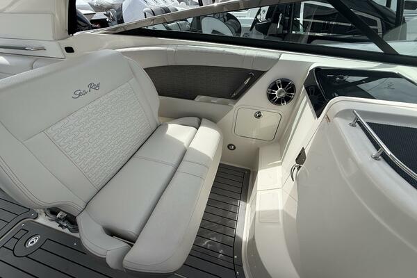 35ft Sea Ray Yacht For Sale