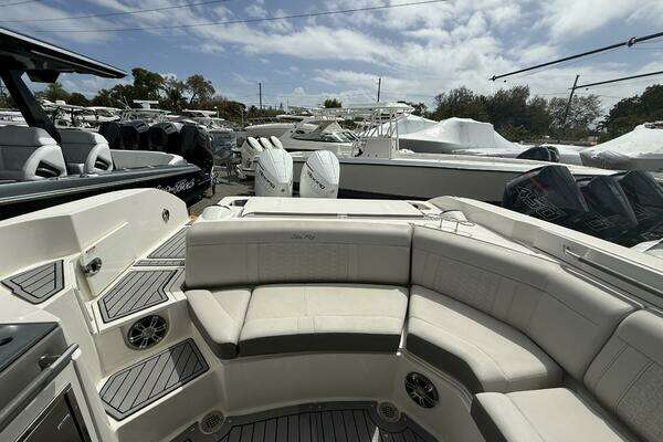 2020 Sea Ray 35