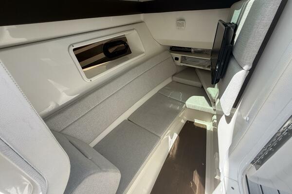 35ft Sea Ray Yacht For Sale