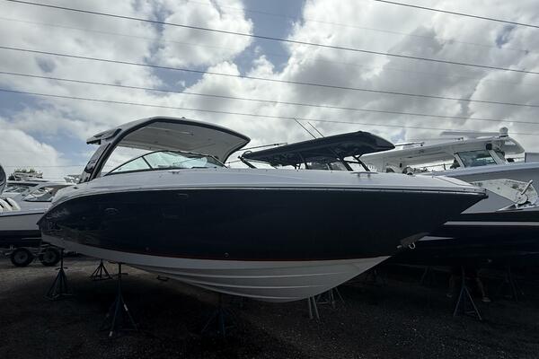 2020 Sea Ray 350 SLX Outboard