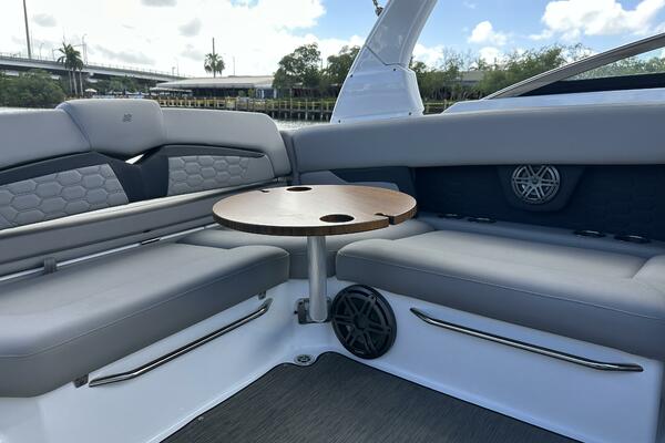 26ft Four Winns Yacht For Sale