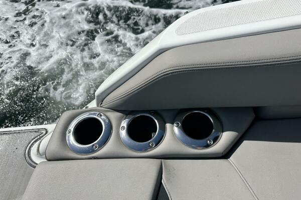 26ft Four Winns Yacht For Sale