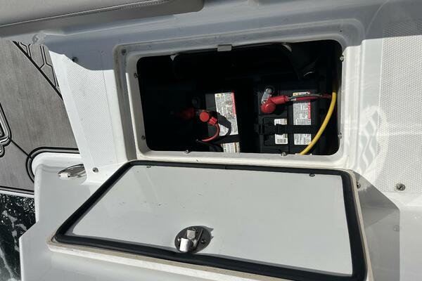 26ft Four Winns Yacht For Sale