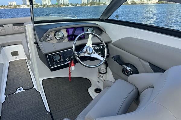 26ft Four Winns Yacht For Sale