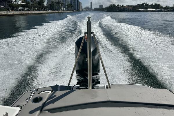 26ft Four Winns Yacht For Sale