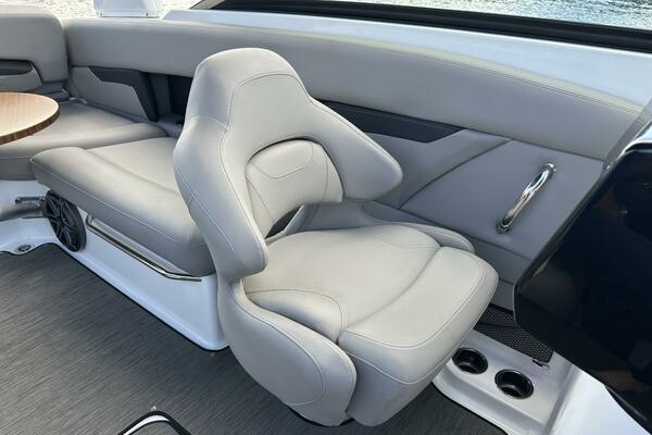 26ft Four Winns Yacht For Sale