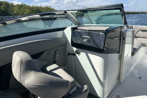 26ft Four Winns Yacht For Sale