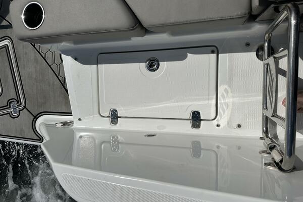 26ft Four Winns Yacht For Sale