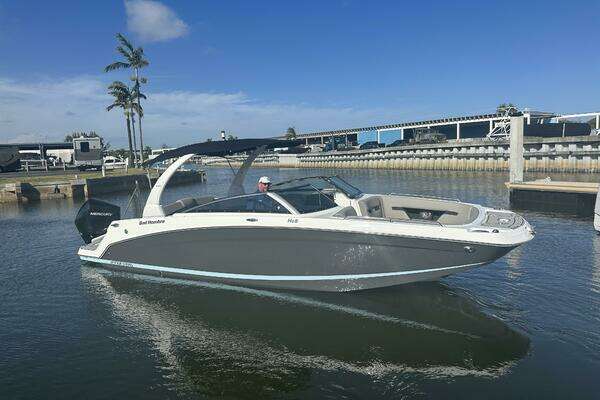 Photo of the 2022 Four Winns HD8 OB