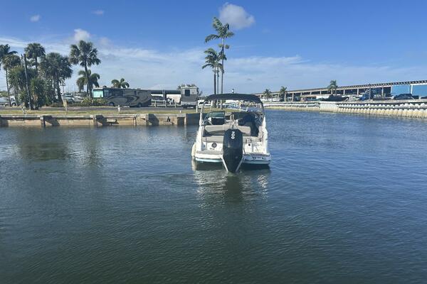 26ft Four Winns Yacht For Sale