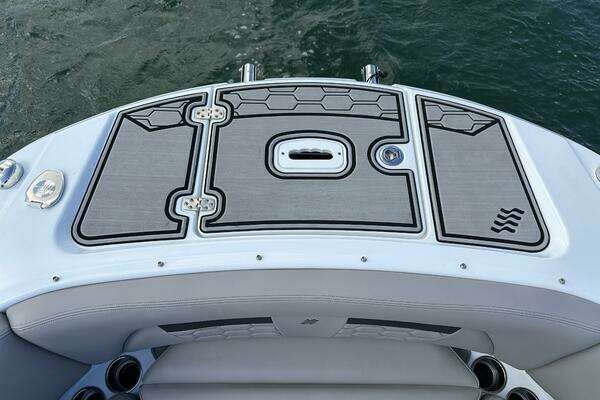 Photo of the 2022 Four Winns HD8 OB