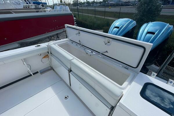 Everglades 335 Center Console -
