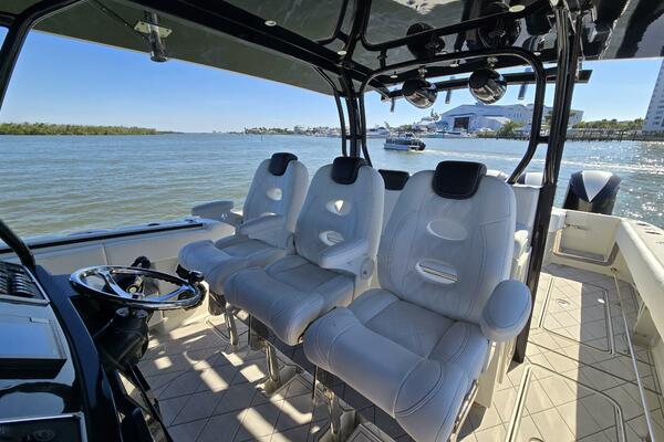 42ft HCB Yacht For Sale