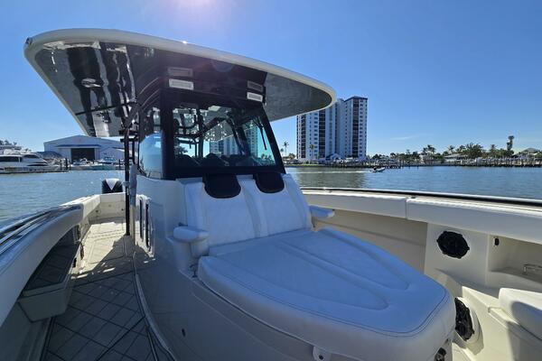 42ft HCB Yacht For Sale