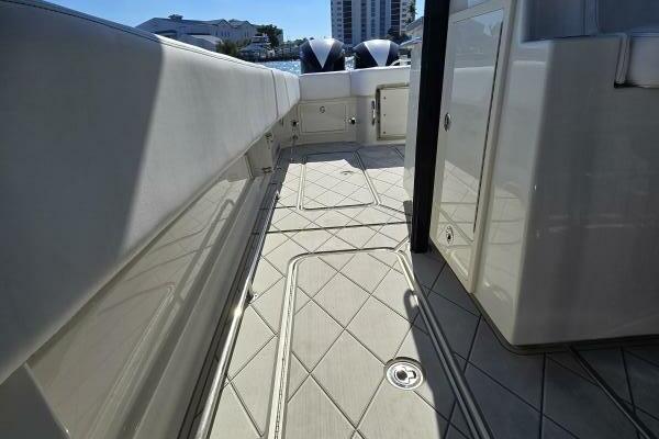 42ft HCB Yacht For Sale