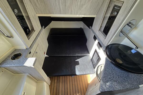 42ft HCB Yacht For Sale