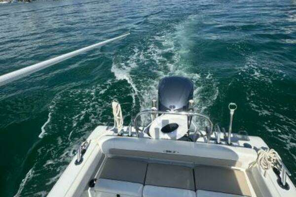 Photo of the 2013 Sea Hunt 234 Ultra