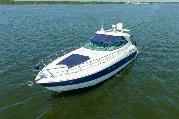 2005 Cruisers Yachts 50
