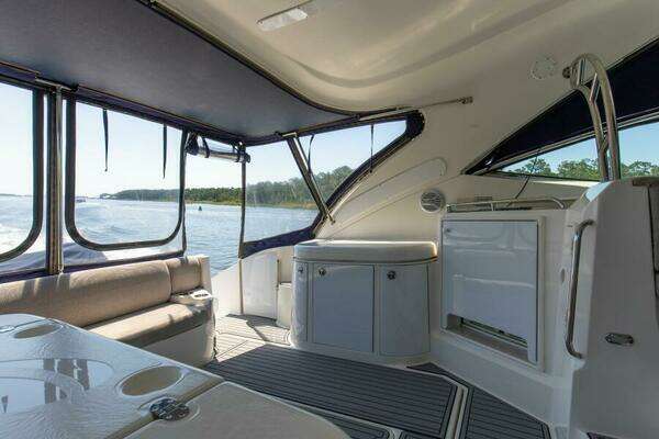 2005 Cruisers Yachts 50