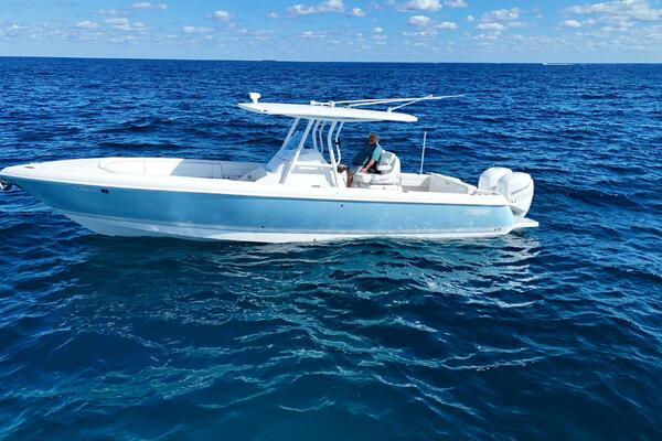 32ft Intrepid Yacht For Sale