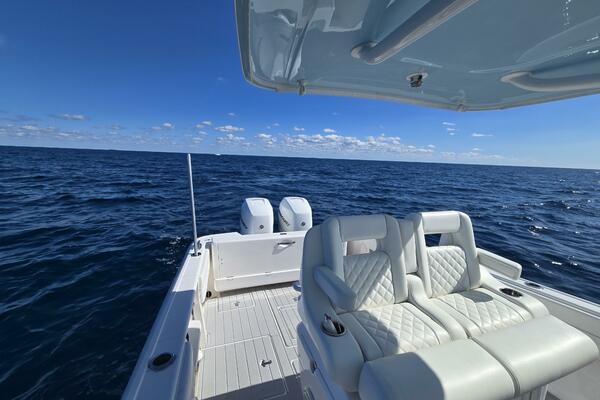 32ft Intrepid Yacht For Sale