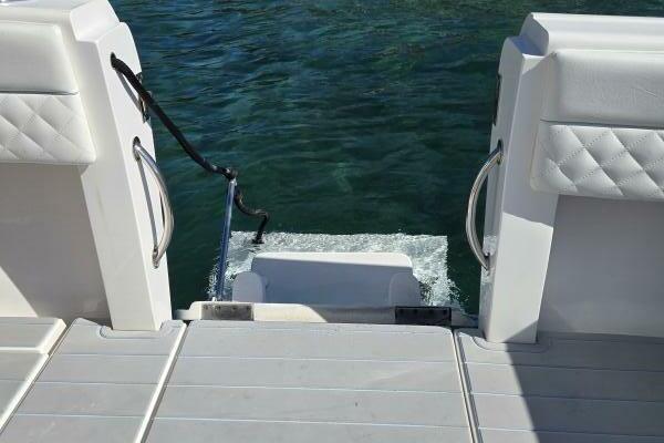 32ft Intrepid Yacht For Sale