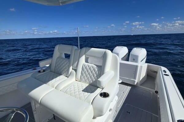 32ft Intrepid Yacht For Sale