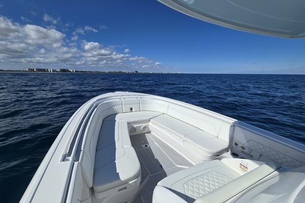 32ft Intrepid Yacht For Sale