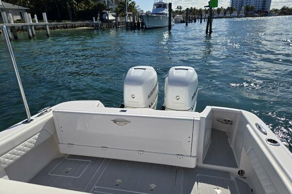 32ft Intrepid Yacht For Sale