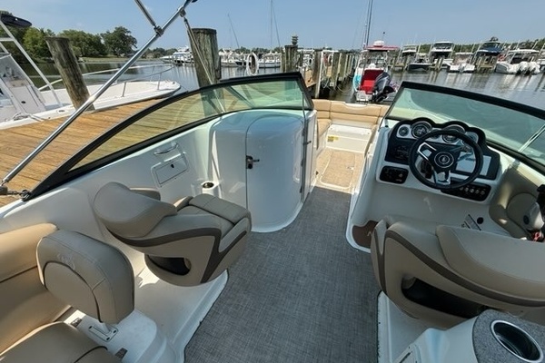 24ft NauticStar Yacht For Sale