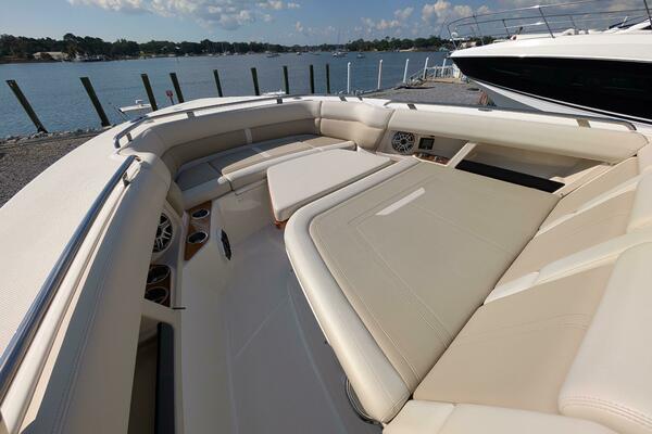 35ft Boston Whaler Yacht For Sale