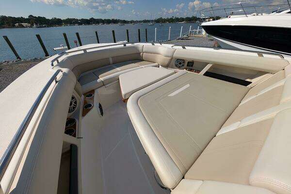 2024 Boston Whaler 35