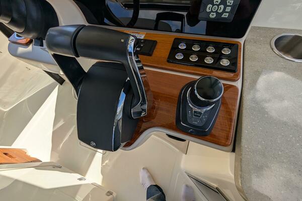 35ft Boston Whaler Yacht For Sale