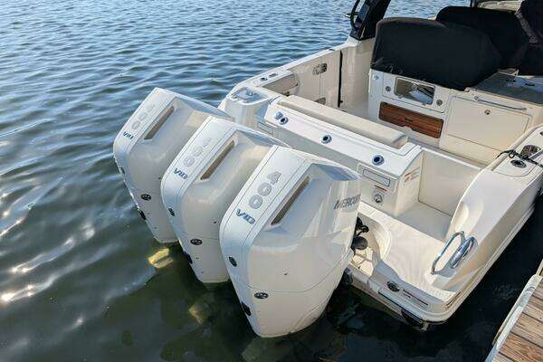 2024 Boston Whaler 35