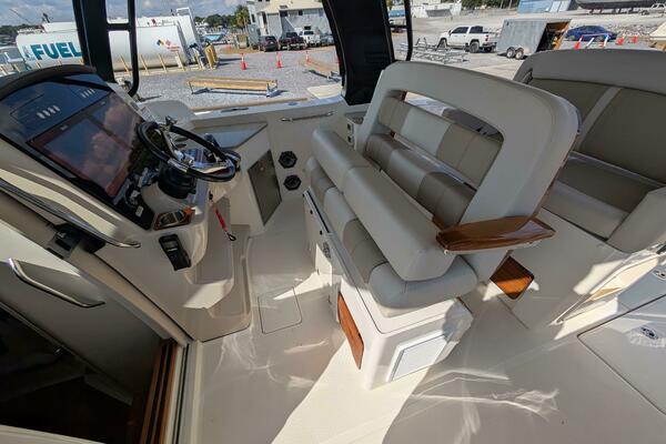35ft Boston Whaler Yacht For Sale