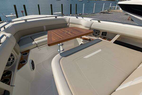 2024 Boston Whaler 35