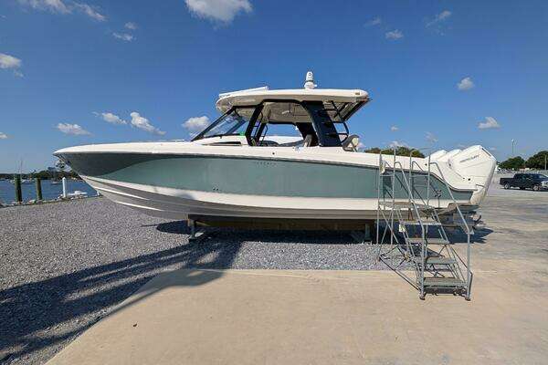 2024 Boston Whaler 35
