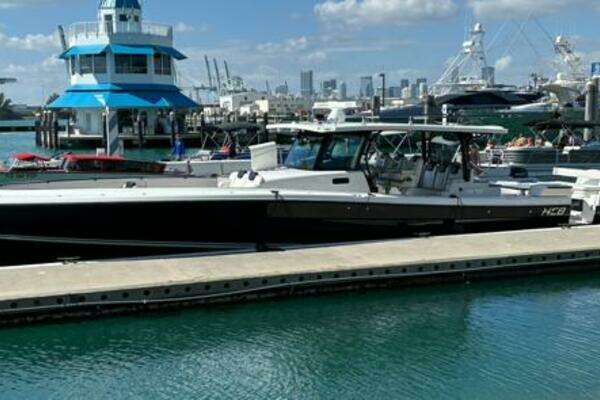 53-ft-HCB-2018-53 Suenos- Lake of the Ozarks  Missouri United States  yacht for sale