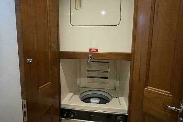 Viking 54 Sports Yacht Yacht For Sale