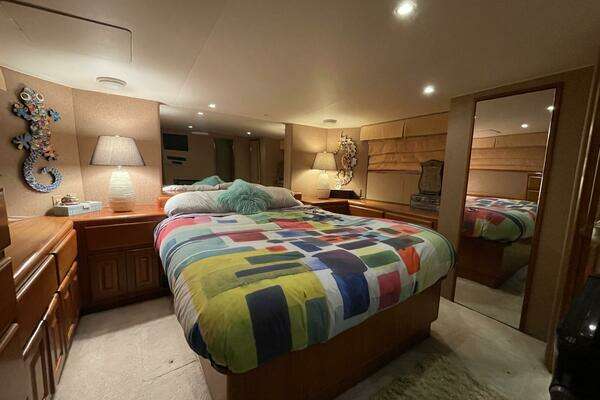 Photo of the 1995 Viking 54 Sports Yacht "INSPIRATION"