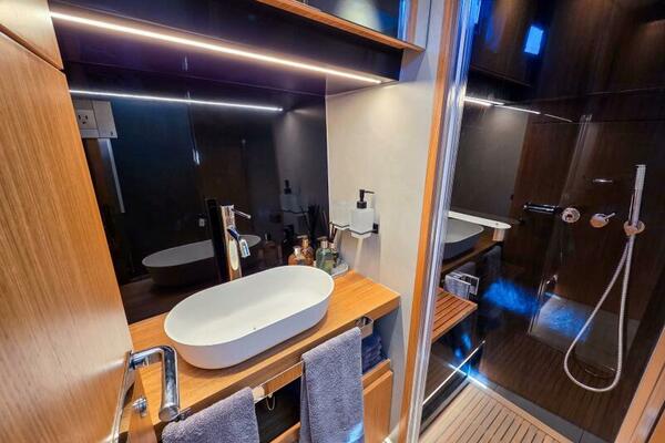 60ft De Antonio Yacht For Sale