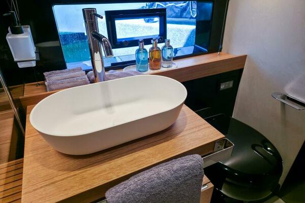 60ft De Antonio Yacht For Sale