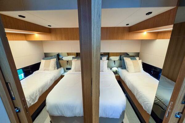 60ft De Antonio Yacht For Sale