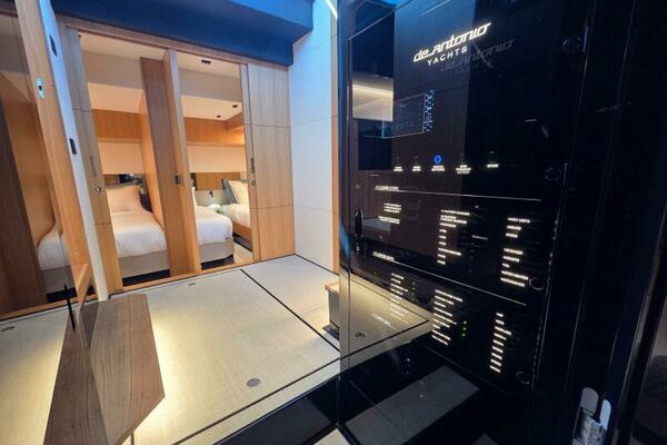 60ft De Antonio Yacht For Sale