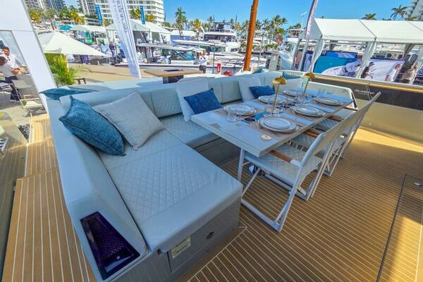 60ft De Antonio Yacht For Sale
