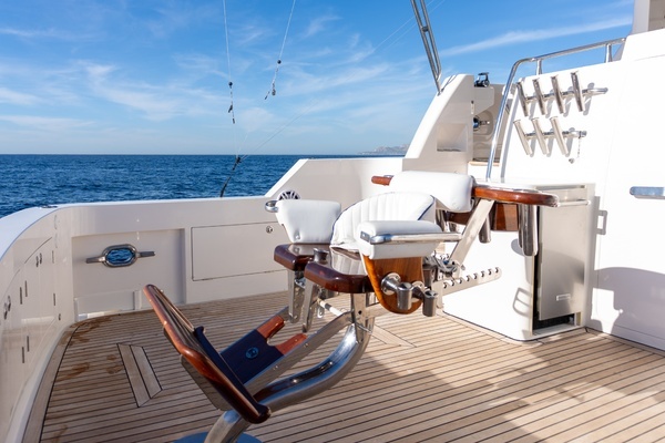 McKinna 69 Skylounge Yacht For Sale