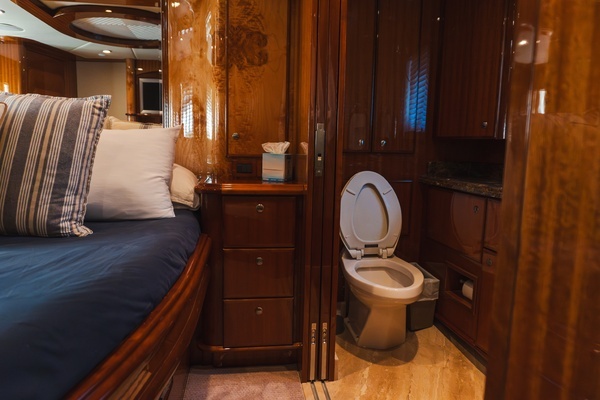 McKinna 69 Skylounge Yacht For Sale