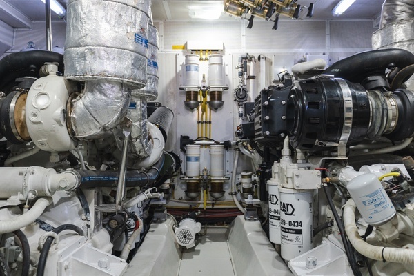 McKinna 69 Skylounge Yacht For Sale