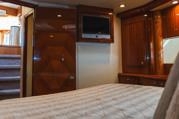 McKinna 69 Skylounge Yacht For Sale